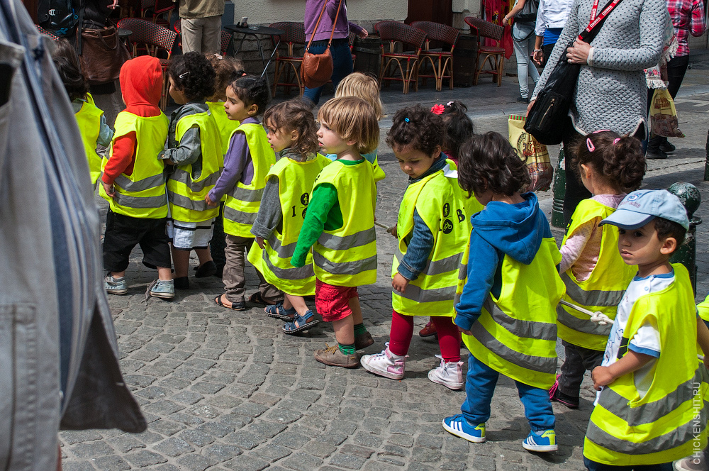 Детки на прогулочке в Брюсселе